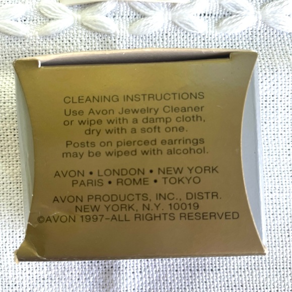 Vintage Avon Necklace & Earrings Set Lot Of 2 Sets-Sand Dollar + Pelican - Picture 3 of 4